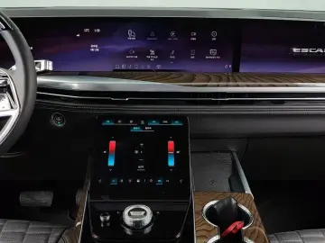 2025 Cadillac Escalade с пробегом 14 837 км