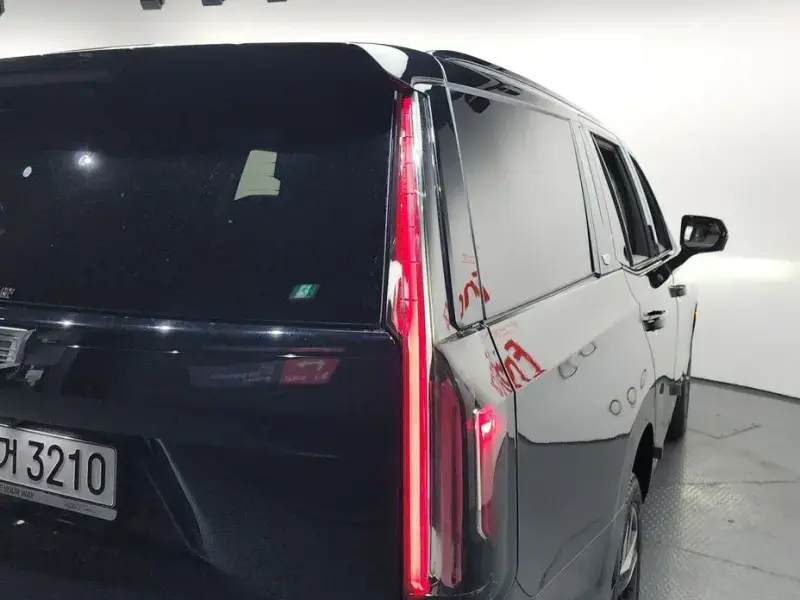 2022 Cadillac Escalade с пробегом 38 475 км