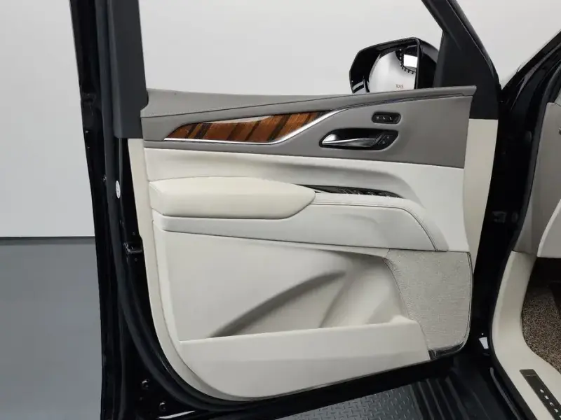 2022 Cadillac Escalade с пробегом 38 475 км