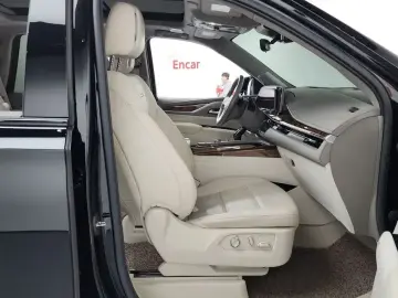 2022 Cadillac Escalade с пробегом 38 475 км