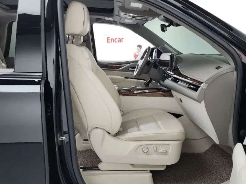 2022 Cadillac Escalade с пробегом 38 475 км