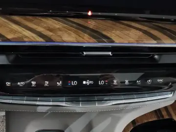 2022 Cadillac Escalade с пробегом 38 475 км