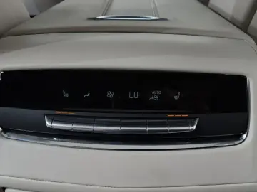 2022 Cadillac Escalade с пробегом 38 475 км