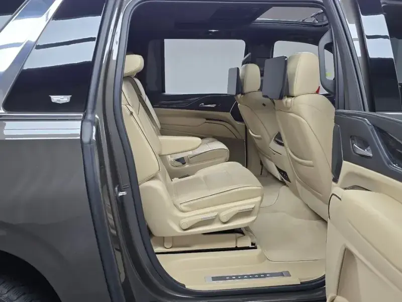 2021 Cadillac Escalade с пробегом 74 400 км