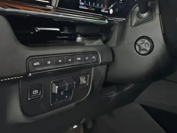 2022 Cadillac Escalade с пробегом 63 663 км