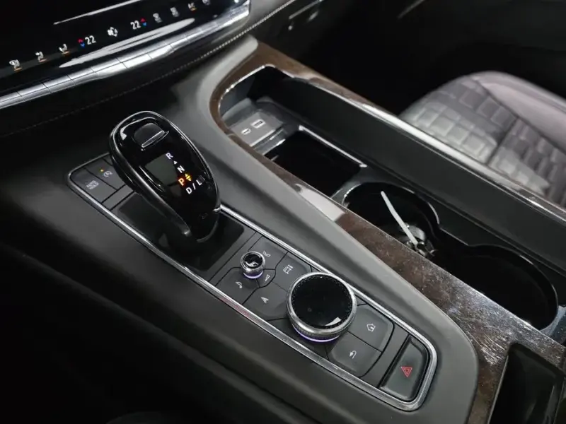 2023 Cadillac Escalade с пробегом 49 109 км