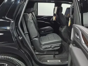 2023 Cadillac Escalade с пробегом 49 109 км