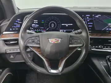 2023 Cadillac Escalade с пробегом 49 109 км