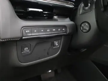 2023 Cadillac Escalade с пробегом 49 109 км