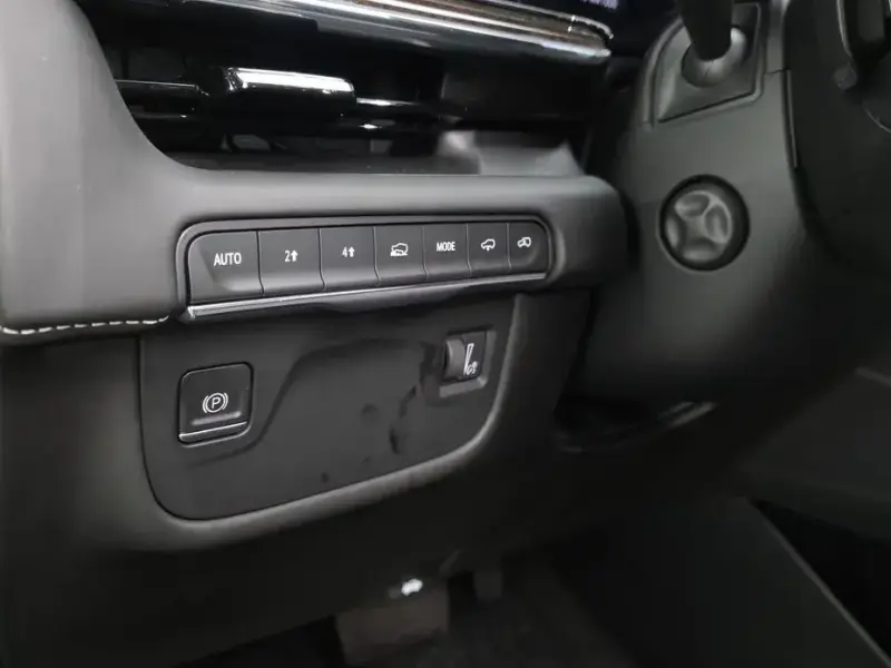 2023 Cadillac Escalade с пробегом 49 109 км