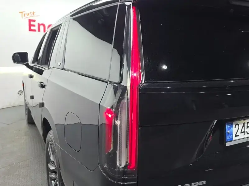 2023 Cadillac Escalade с пробегом 49 109 км