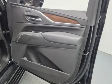 2023 Cadillac Escalade с пробегом 49 109 км