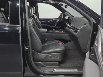 2023 Cadillac Escalade с пробегом 49 109 км