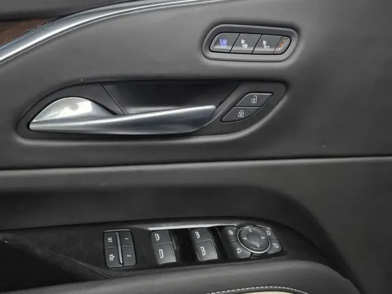 2023 Cadillac Escalade с пробегом 49 109 км