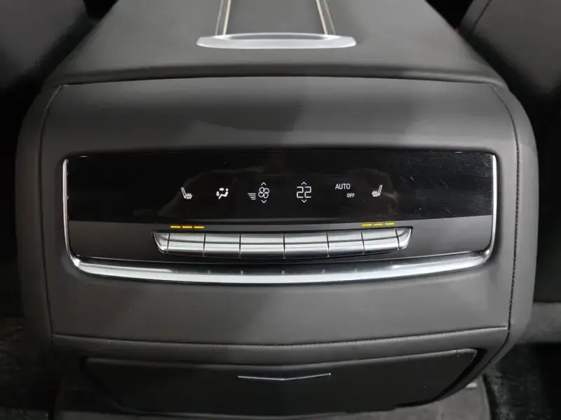 2023 Cadillac Escalade с пробегом 49 109 км