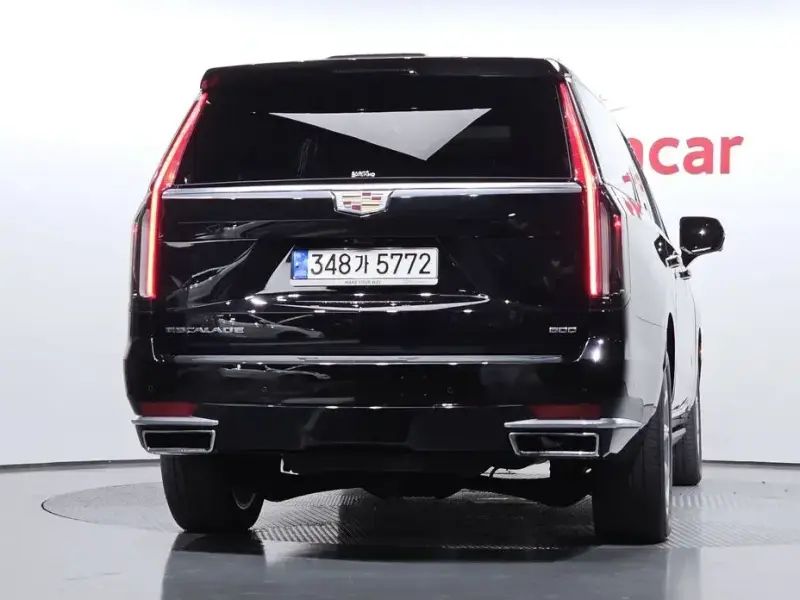 2022 Cadillac Escalade с пробегом 57 709 км