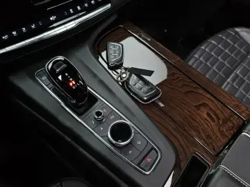 2022 Cadillac Escalade с пробегом 57 709 км