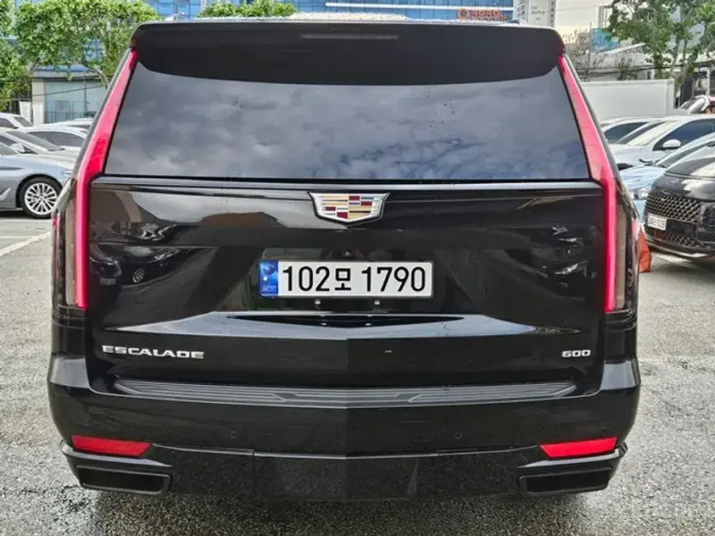 2021 Cadillac Escalade с пробегом 110 000 км