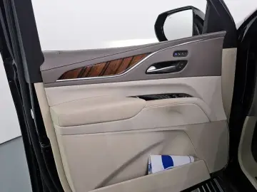2022 Cadillac Escalade с пробегом 58 605 км