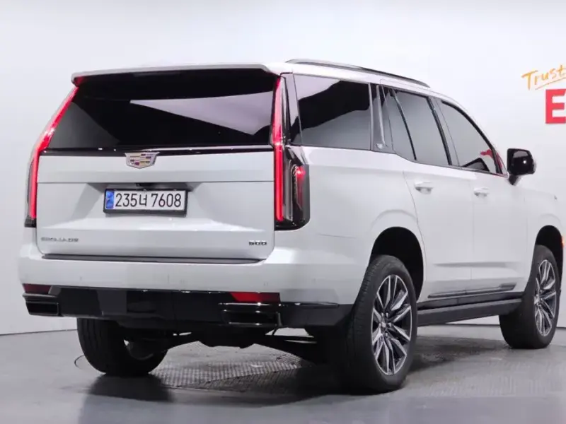 2021 Cadillac Escalade с пробегом 46 949 км