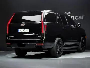 2022 Cadillac Escalade с пробегом 23 056 км