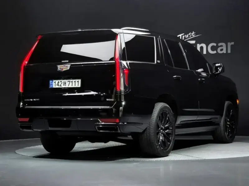 2022 Cadillac Escalade с пробегом 23 056 км