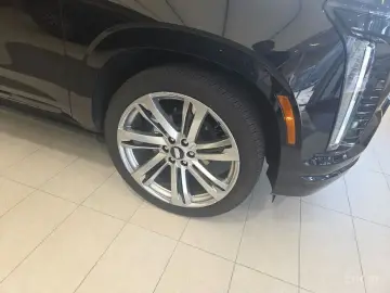 2025 Cadillac Escalade с пробегом 9 244 км