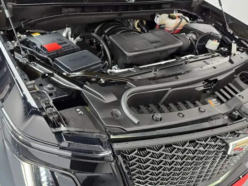 2025 Cadillac Escalade с пробегом 12 191 км