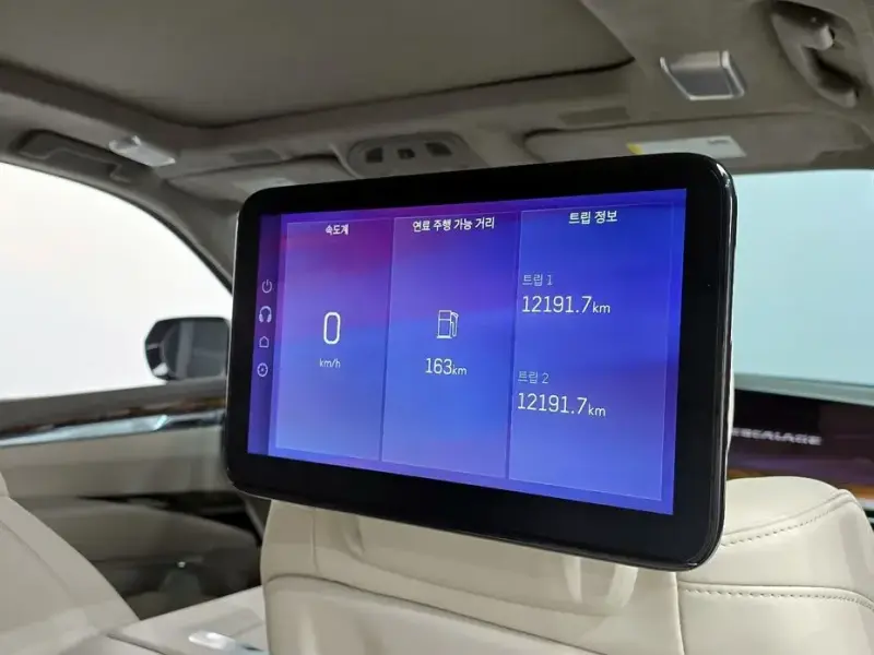 2025 Cadillac Escalade с пробегом 12 191 км