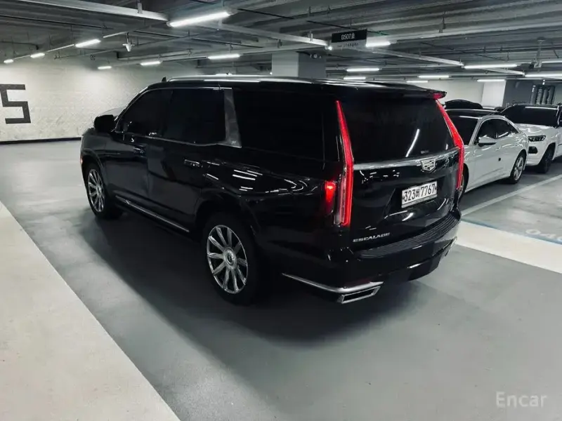 2022 Cadillac Escalade с пробегом 71 334 км