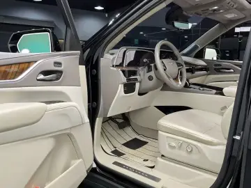 2024 Cadillac Escalade с пробегом 22 684 км