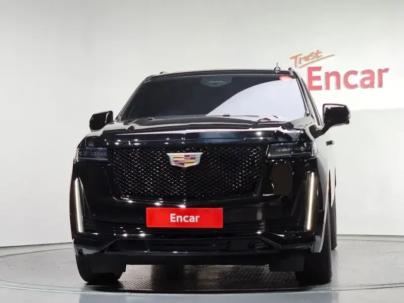 2022 Cadillac Escalade с пробегом 90 909 км