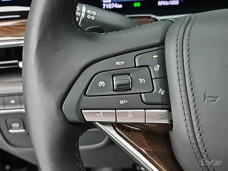 2022 Cadillac Escalade с пробегом 71 874 км