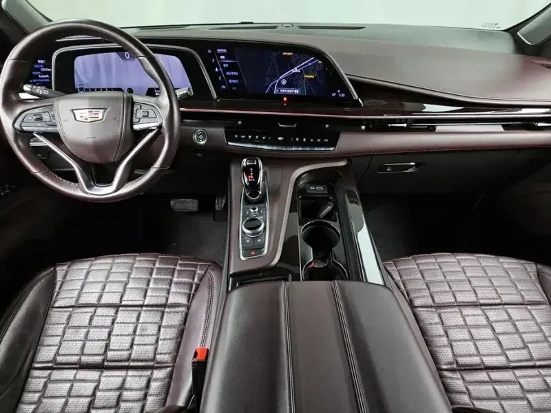 2022 Cadillac Escalade с пробегом 90 909 км