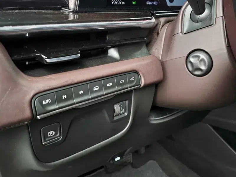 2022 Cadillac Escalade с пробегом 90 909 км