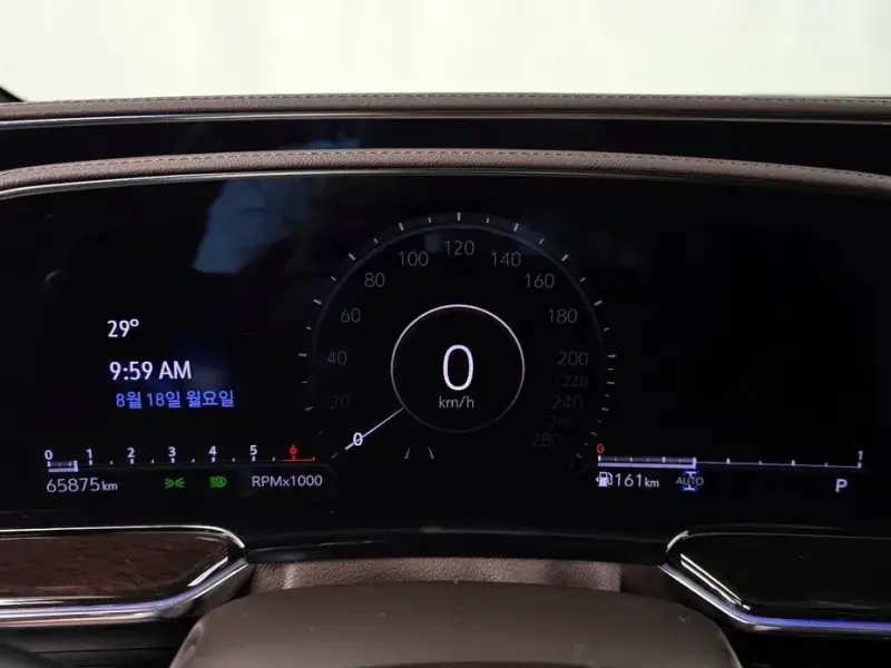 2023 Cadillac Escalade с пробегом 65 875 км