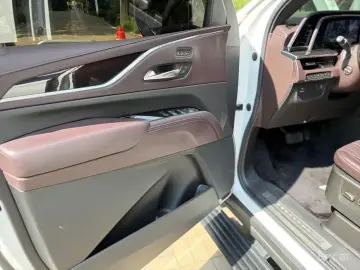 2022 Cadillac Escalade с пробегом 43 071 км