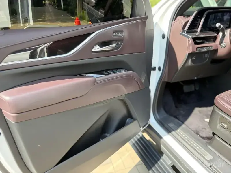 2022 Cadillac Escalade с пробегом 43 071 км