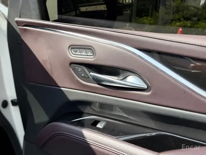 2022 Cadillac Escalade с пробегом 43 071 км