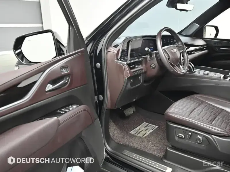 2023 Cadillac Escalade с пробегом 38 209 км