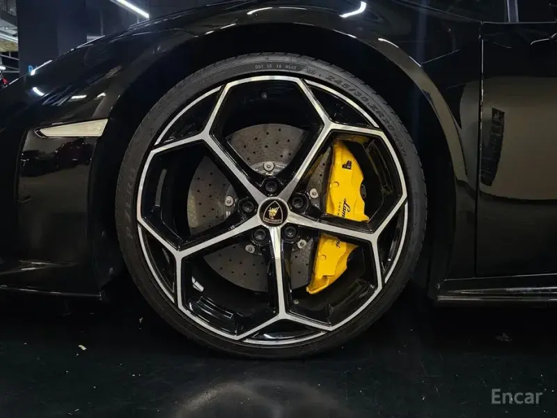 2020 Lamborghini Huracán с пробегом 9 100 км