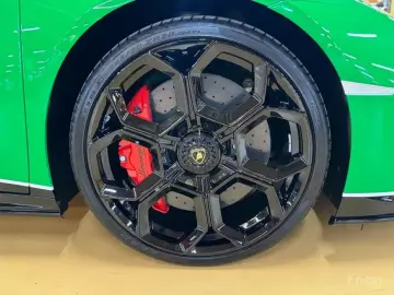 2023 Lamborghini Huracán с пробегом 60 км