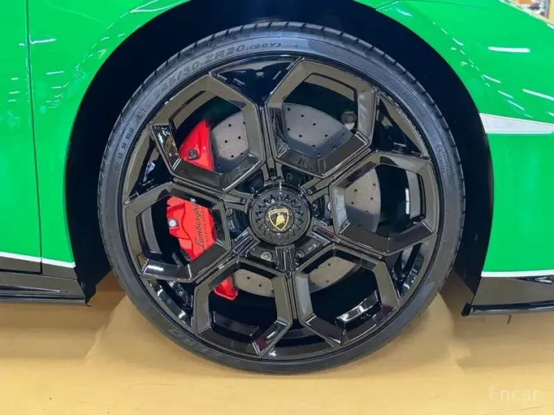 2023 Lamborghini Huracán с пробегом 60 км