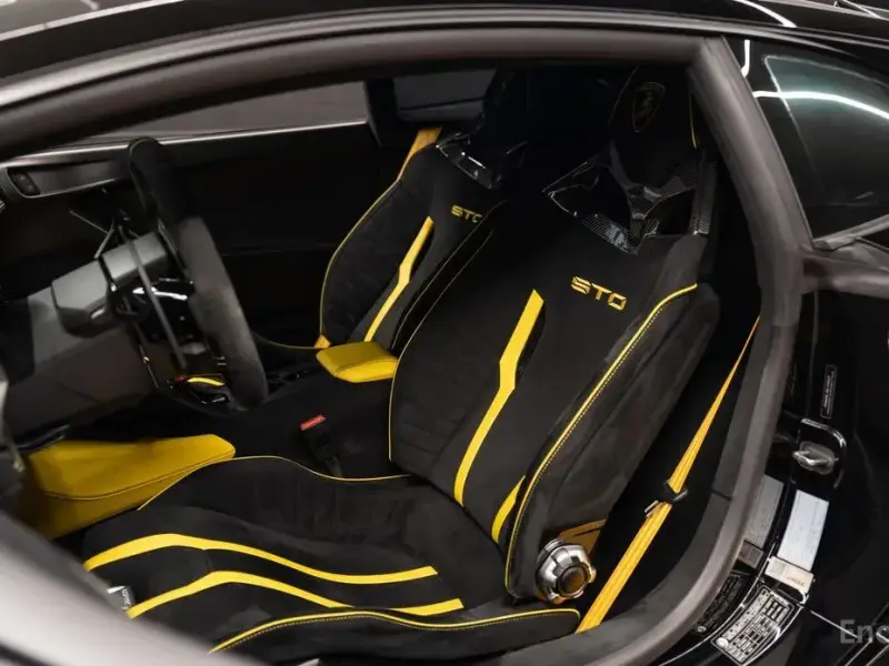 2023 Lamborghini Huracán с пробегом 9 092 км