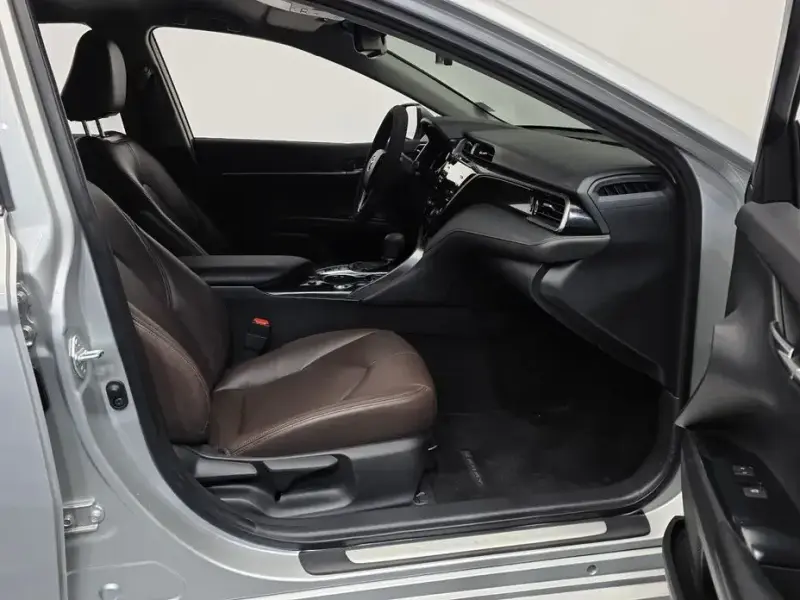 2021 Toyota Camry с пробегом 51 476 км