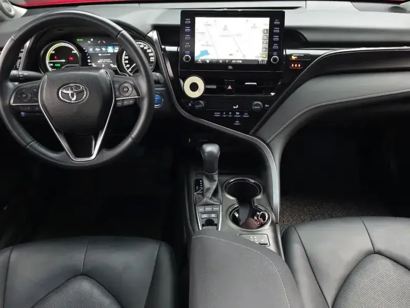 2021 Toyota Camry с пробегом 57 006 км