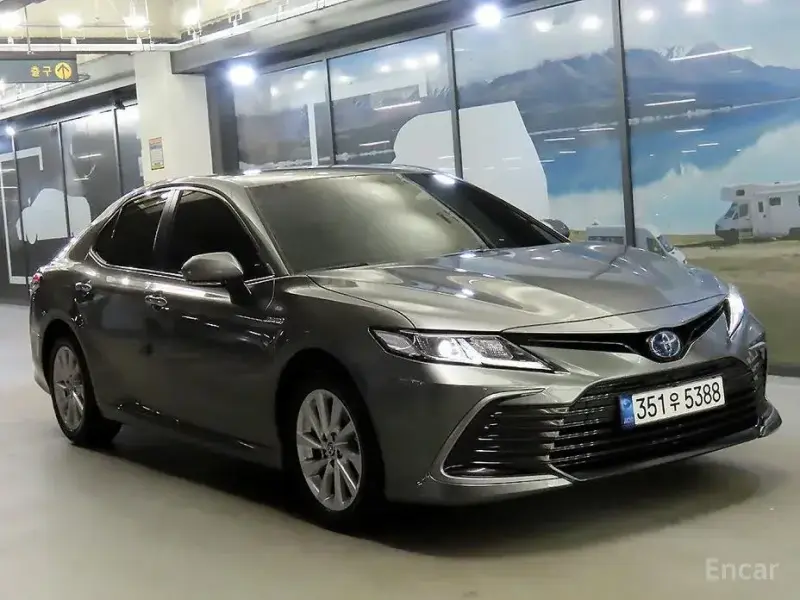 2022 Toyota Camry с пробегом 73 182 км