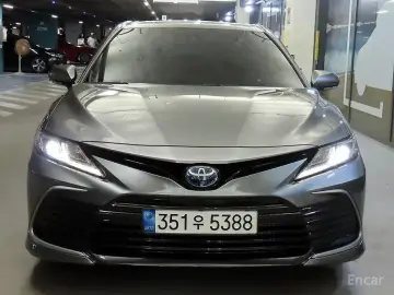 2022 Toyota Camry с пробегом 73 182 км