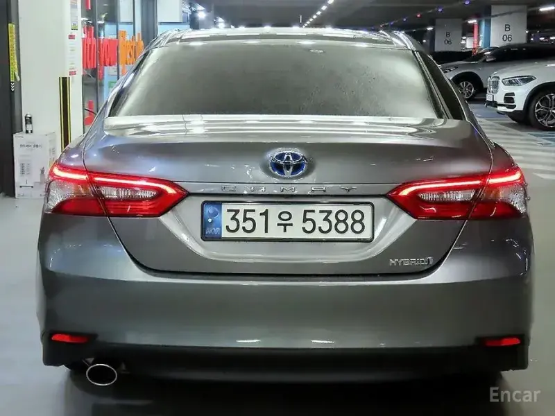 2022 Toyota Camry с пробегом 73 182 км