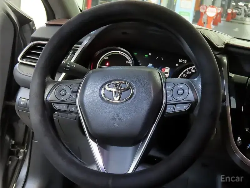 2022 Toyota Camry с пробегом 73 182 км